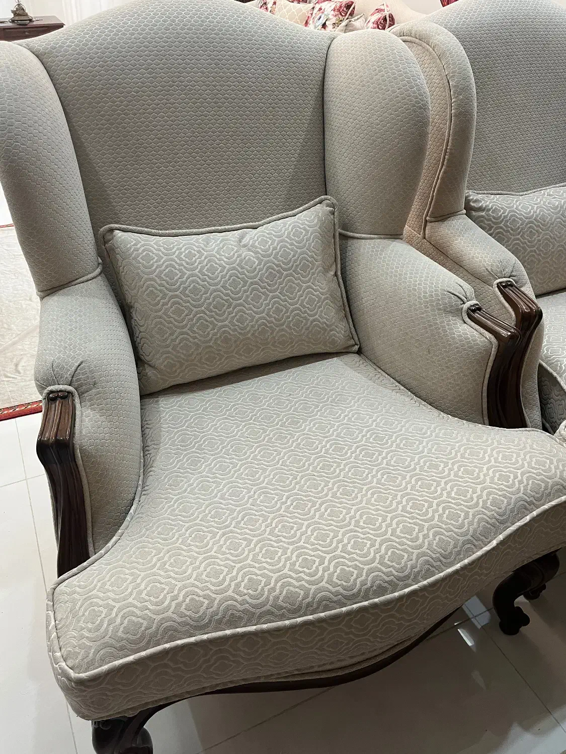 نیم ست مبل برژه همراه میز وسط دو‌عدد تکی|مبلمان خانگی و میز عسلی|کرج, فاز ۴ مهرشهر|دیوار