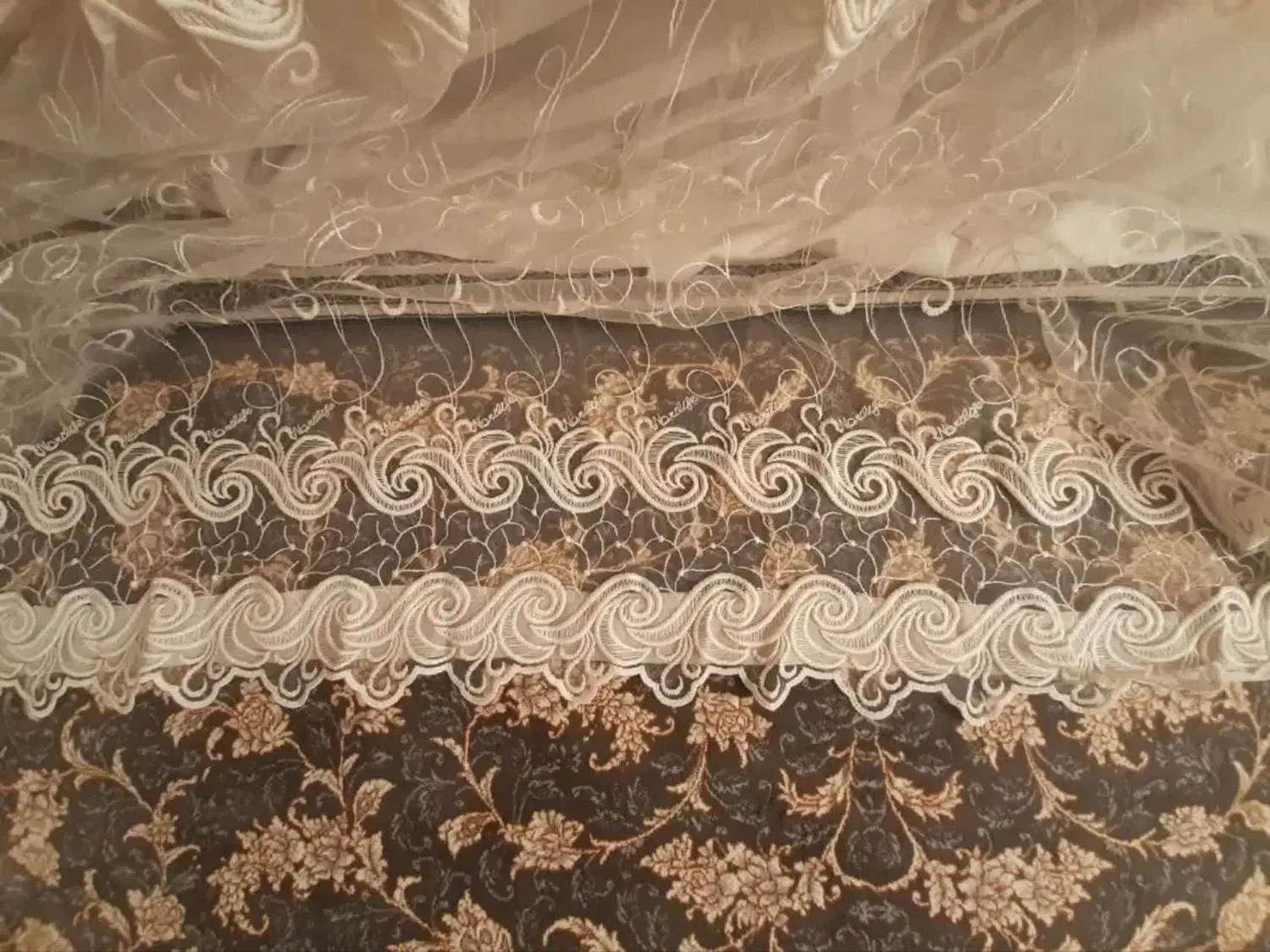 پرده پذیرایی در حدنو|پرده، رانر، رومیزی|ری, سیزده آبان|دیوار