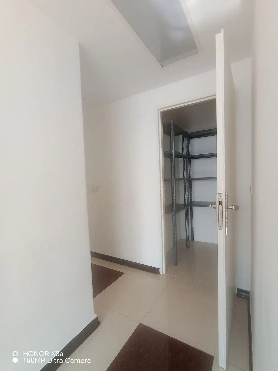 اجاره آپارتمان ۳ خوابه دریاچه چیتگر/منطقه۲۲