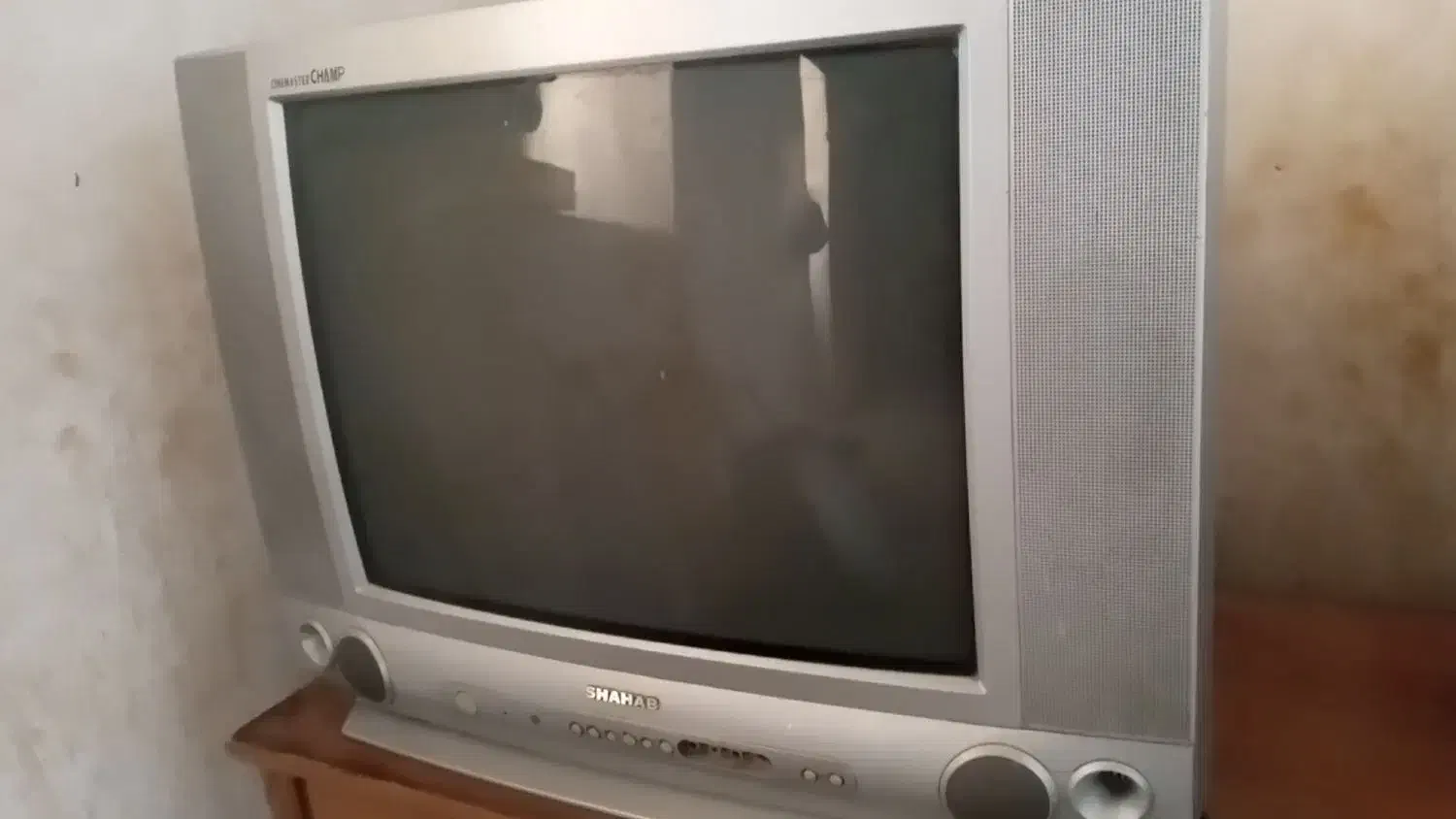 یک عدد تلوزیون بفروش میرسد 1میلیون تخفیف هم داره|تلویزیون و پروژکتور|ایذه, |دیوار