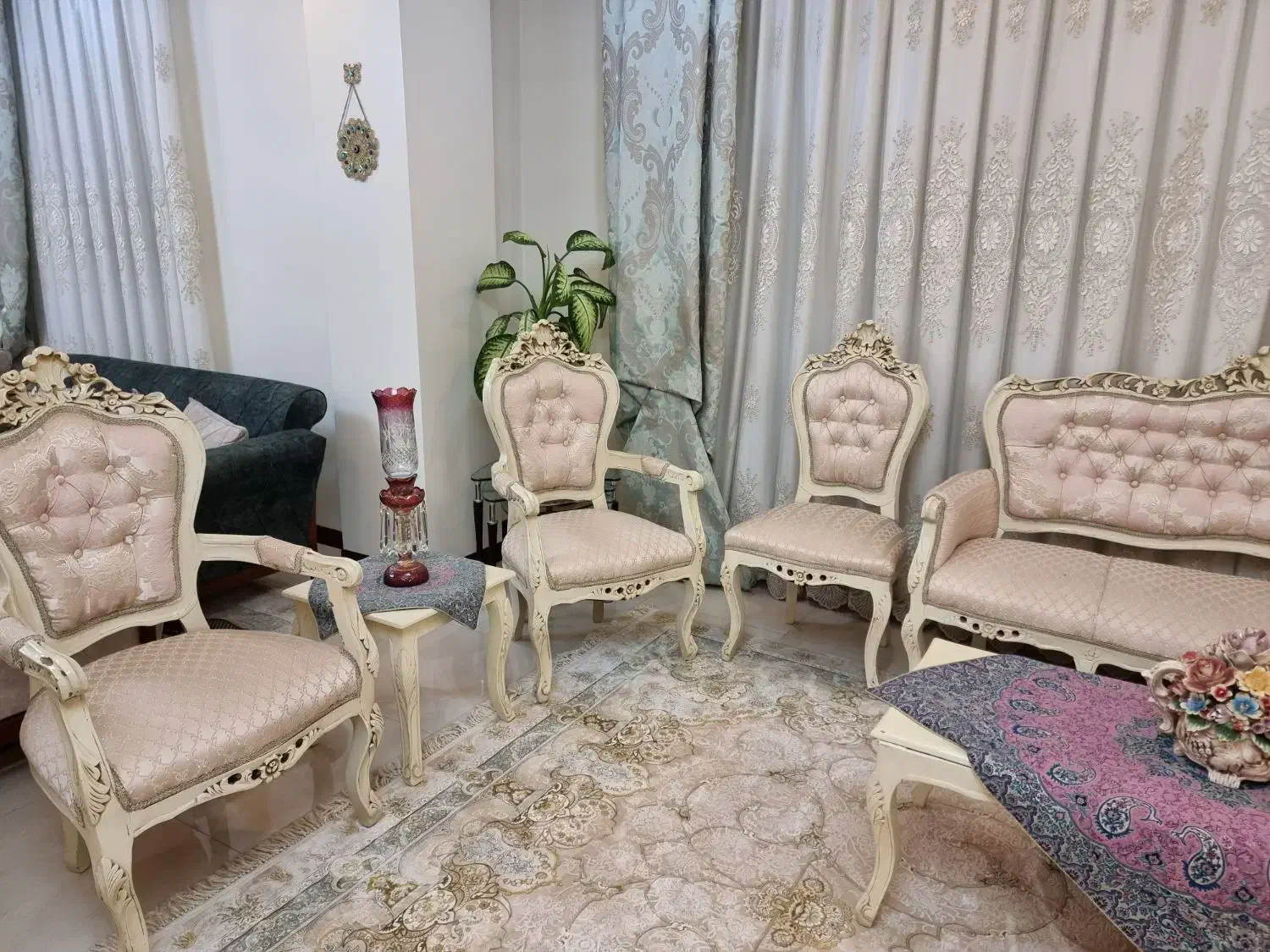 سرویس مبل کلاسیک(۹نفره) به همراه میز وسط و دو عسلی|مبلمان خانگی و میز عسلی|بابل, |دیوار