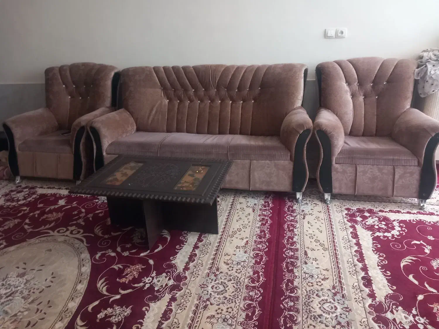 مبل راحتی خونگی درحد با میزهاش|مبلمان خانگی و میز عسلی|سبزوار, شرق کال جنوبی (شمس آبادی)|دیوار