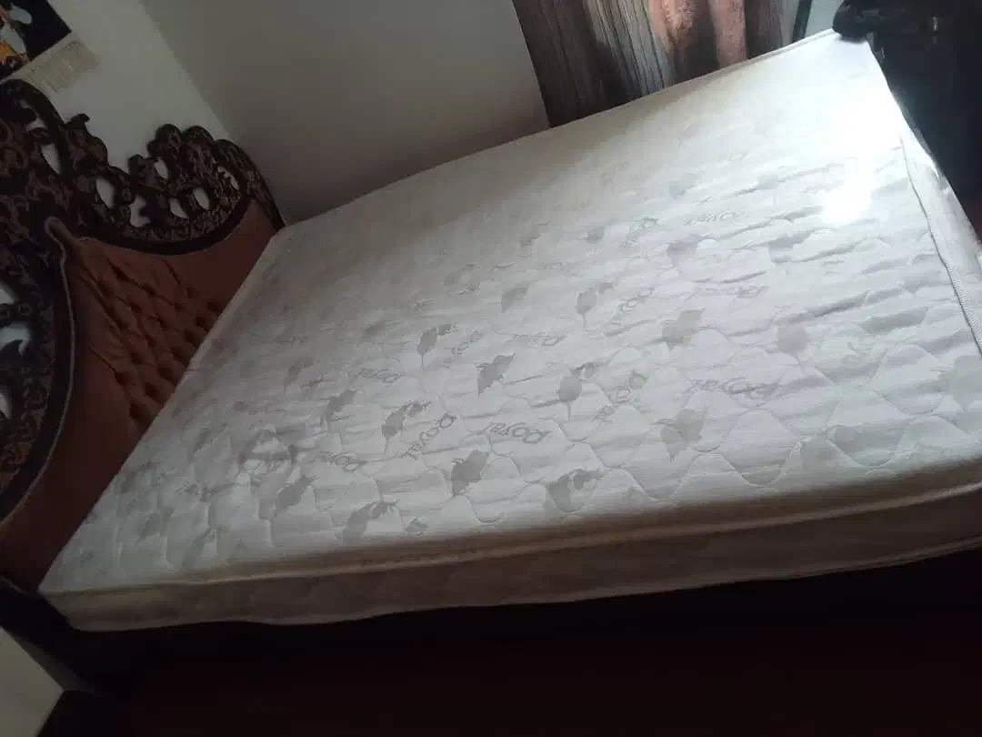 تخت تمیز وسالم|تخت و سرویس خواب|فولادشهر, B2|دیوار