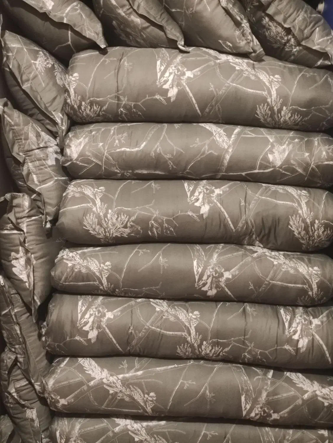 تشک|رختخواب، بالش، پتو|فامنین, |دیوار