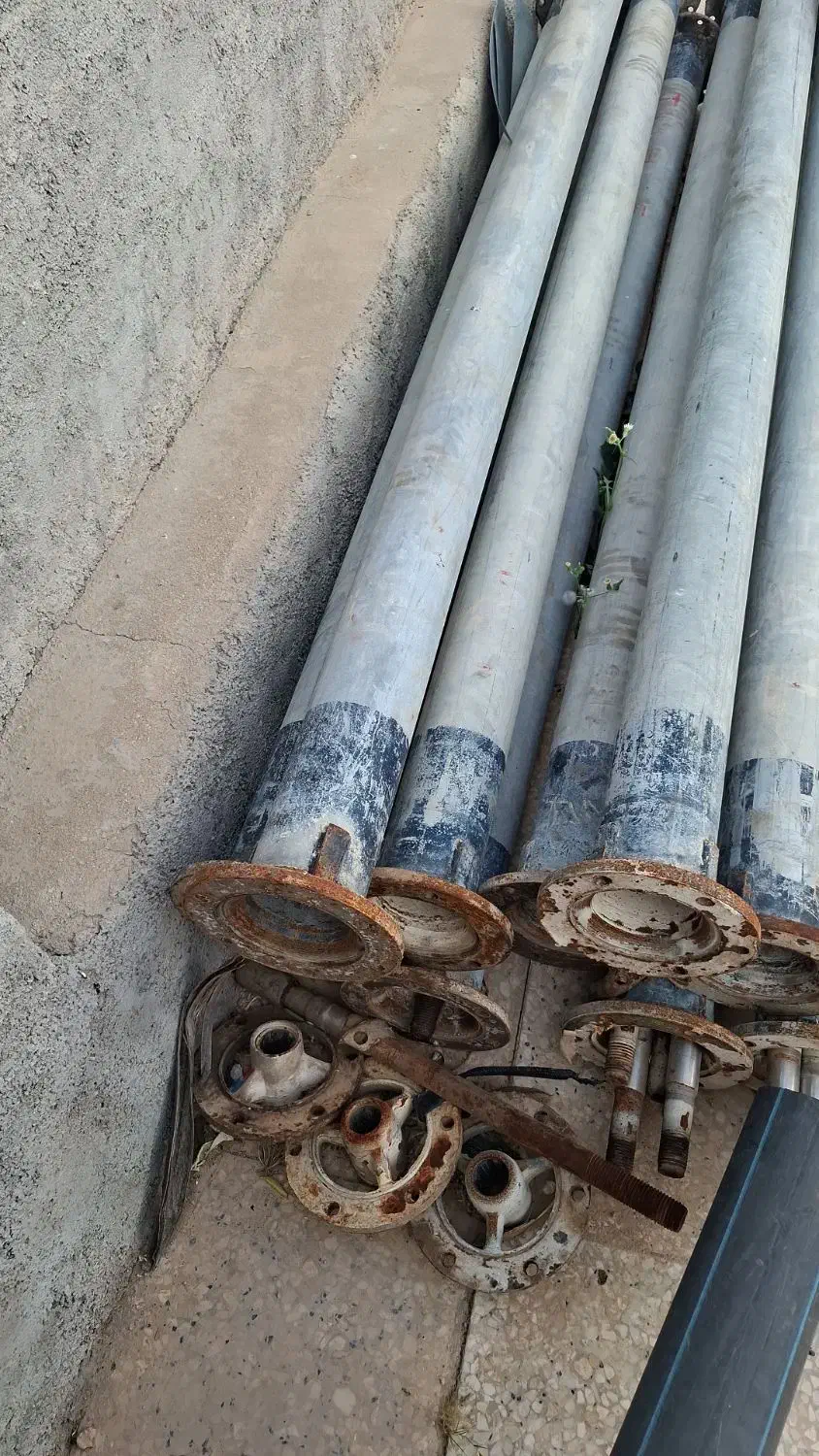 لوله و تجهیزات چاه|مصالح و تجهیزات ساختمان|دوگنبدان, |دیوار