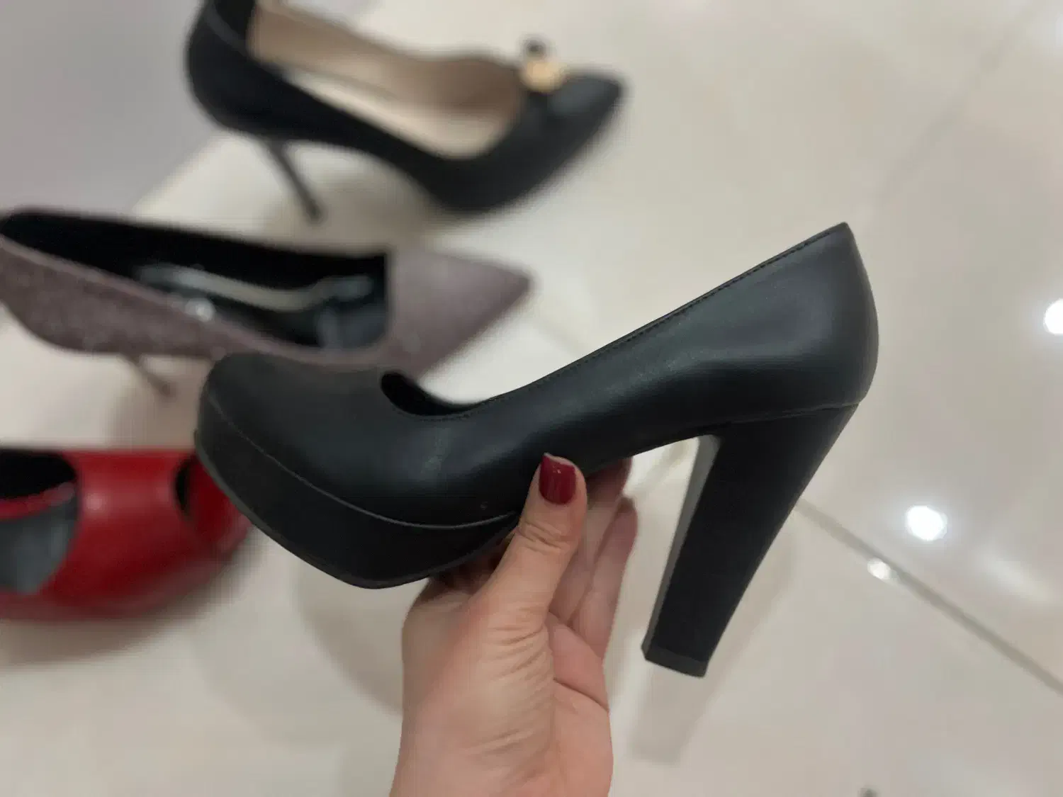 کفش زنانه|کیف، کفش، کمربند|اهواز, ۲۴ متری|دیوار