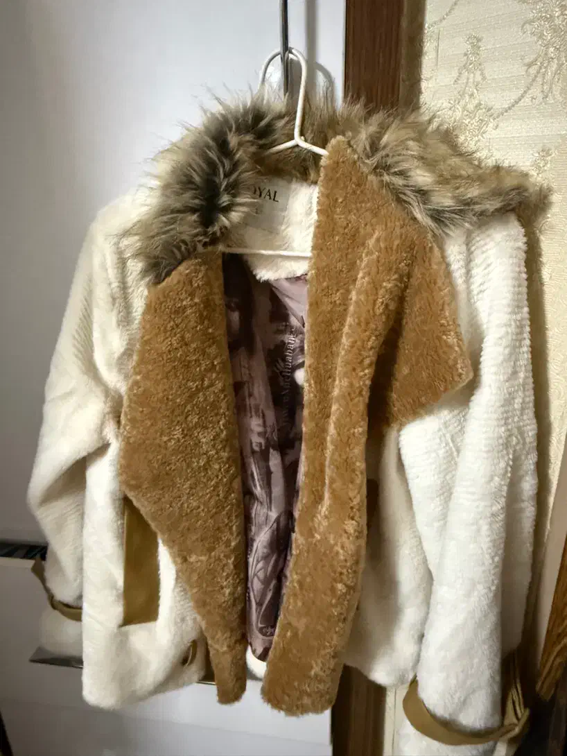 پالتو خارجی|لباس|اصفهان, دشتستان|دیوار