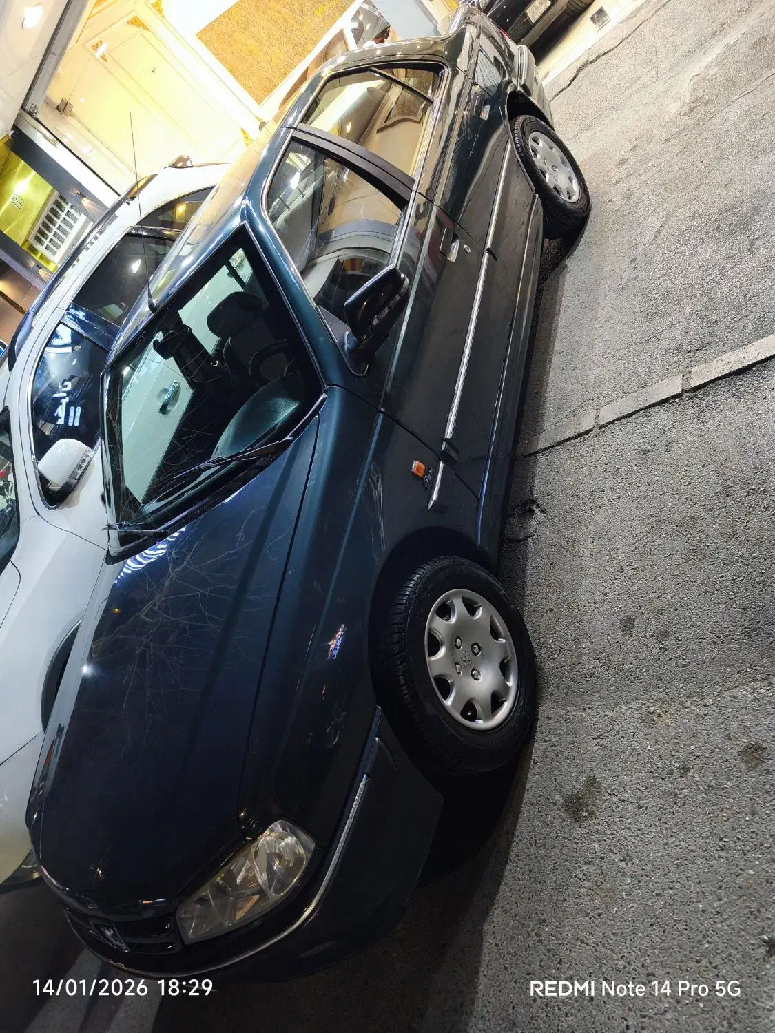 پژو پارس ۸۱ استثنایی|خودرو سواری و وانت|مشهد, امام رضا (ع)|دیوار