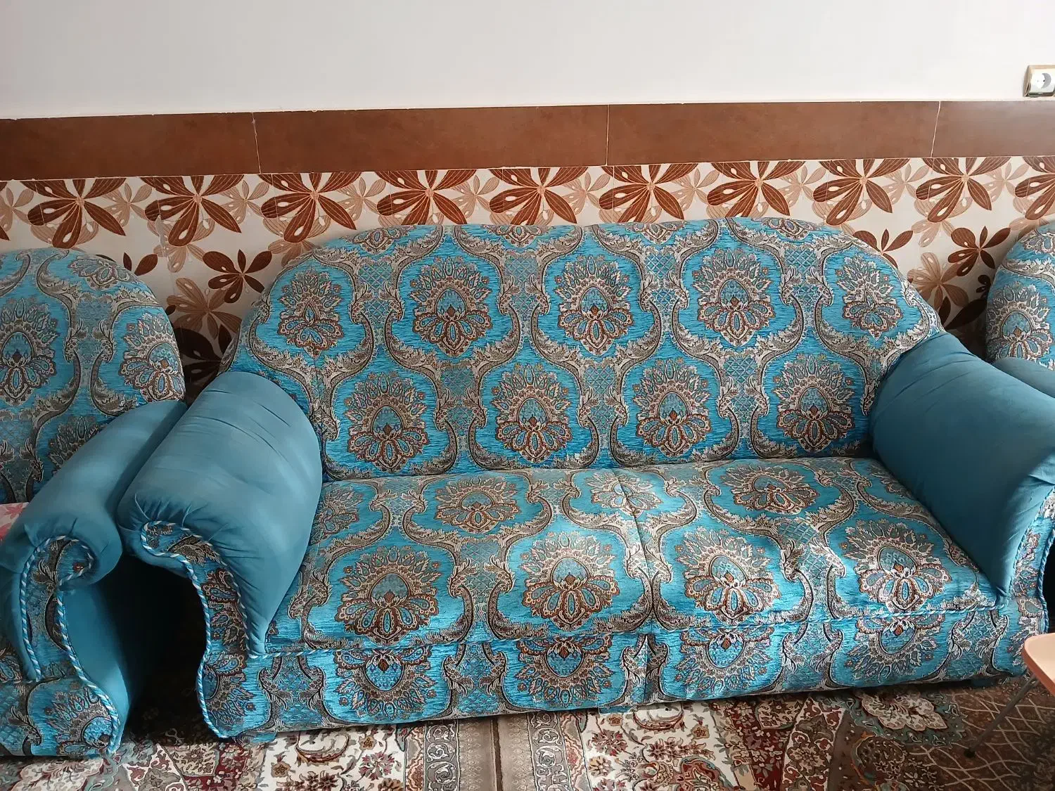 مبل هفت نفره|مبلمان خانگی و میز عسلی|تربت جام, مطهری|دیوار