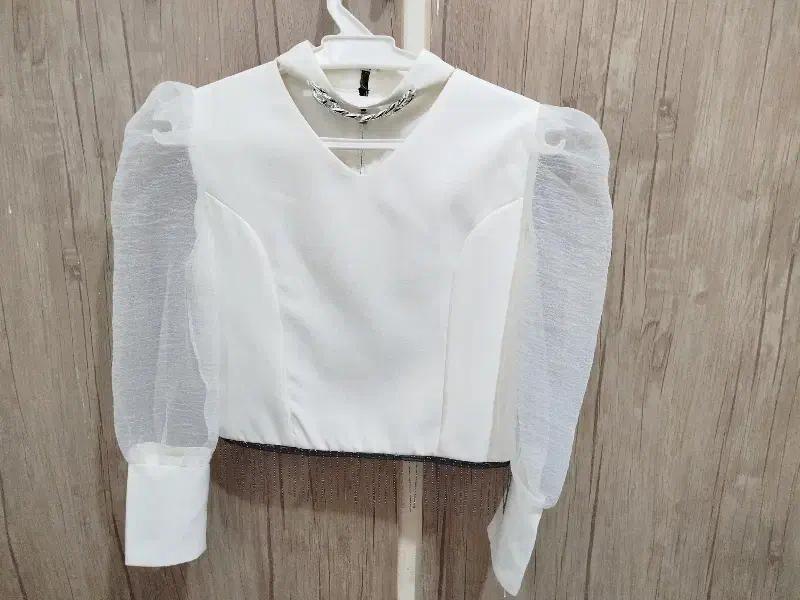 شومیز|لباس|ساروق, |دیوار