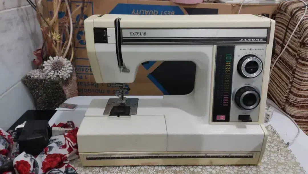 چرخ خیاطی  ژانومه|چرخ خیاطی و ریسندگی|تفت, |دیوار