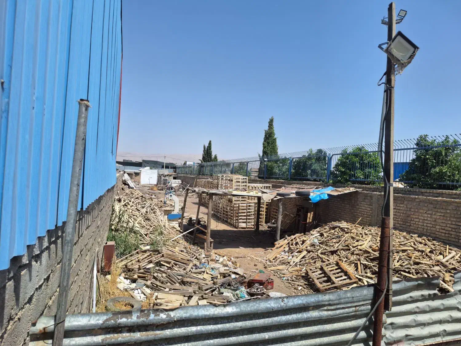 اجاره گاراژ واقع در بلوار خلیج فارس|اجارهٔ دفتر صنعتی، کشاورزی، تجاری|شیراز, وزیرآباد|دیوار