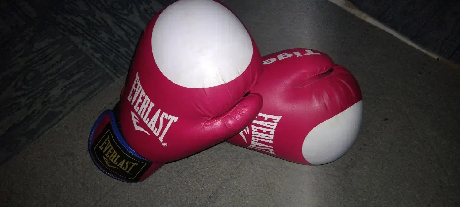 دستکش بوکس اصل|تجهیزات ورزشی|قم, ولیعصر|دیوار