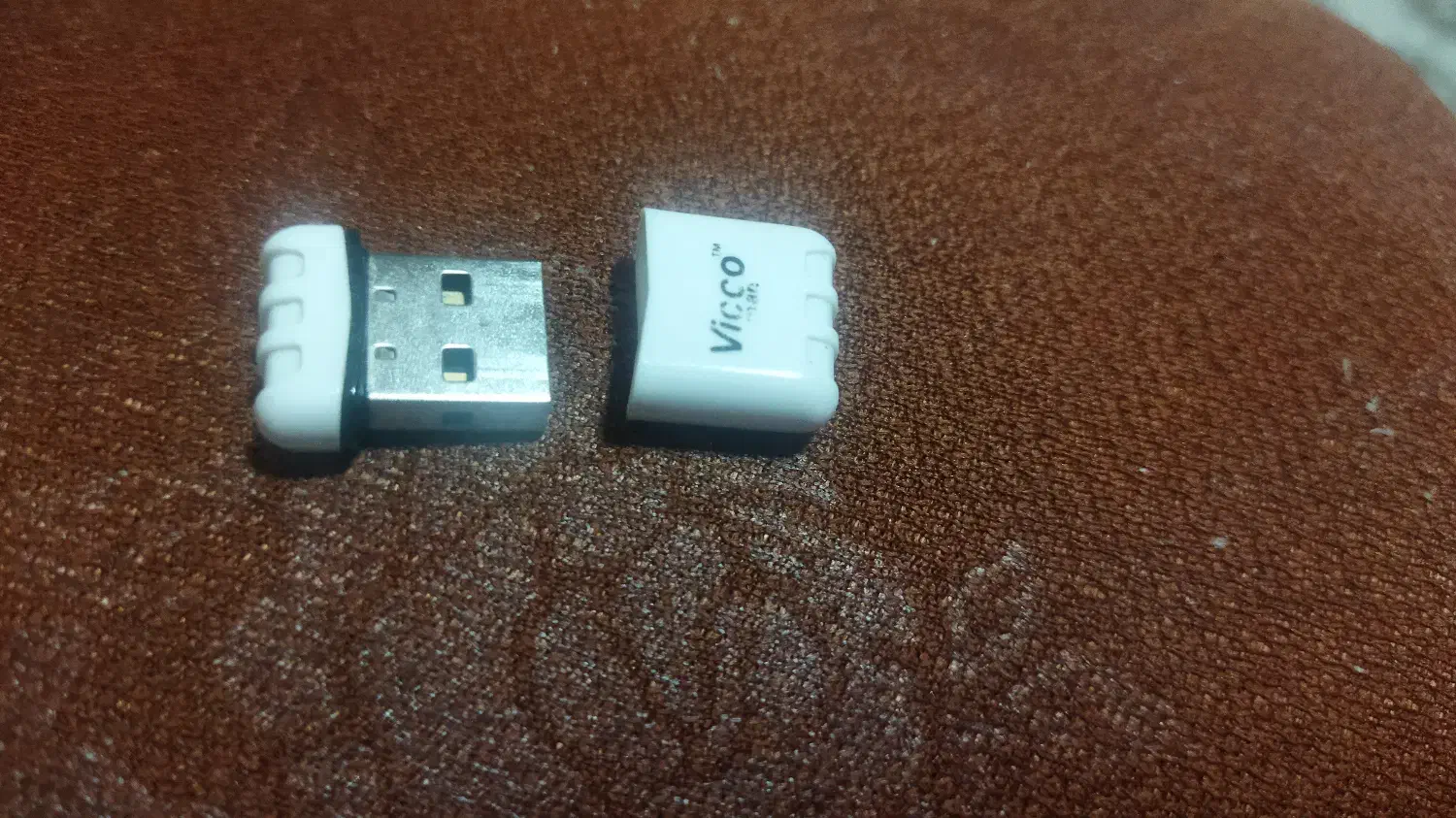 فلش 16 گیگ|قطعات و لوازم جانبی رایانه|طبس, |دیوار