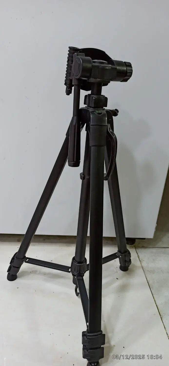 پایه دوربین عکاسی|دوربین عکاسی و فیلم‌برداری|اصفهان, وحید|دیوار