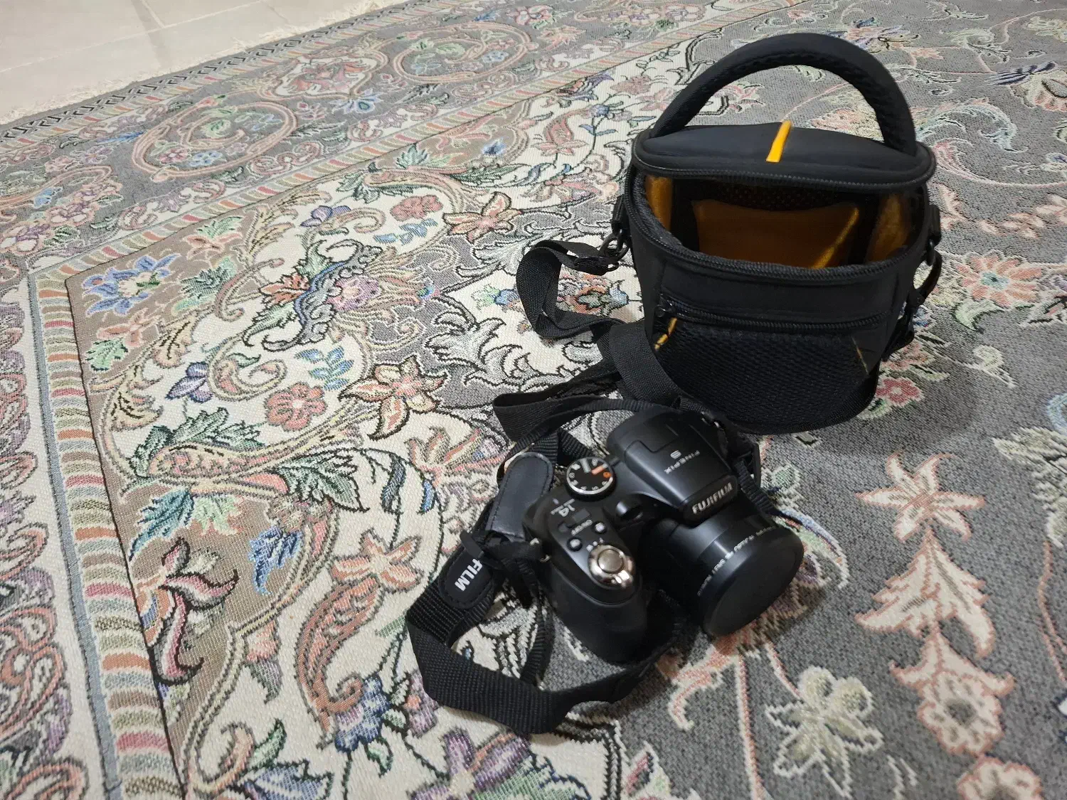 دوربین عکاسی وفیلم برداریفوجیfinepix s2980|دوربین عکاسی و فیلم‌برداری|یزد, |دیوار