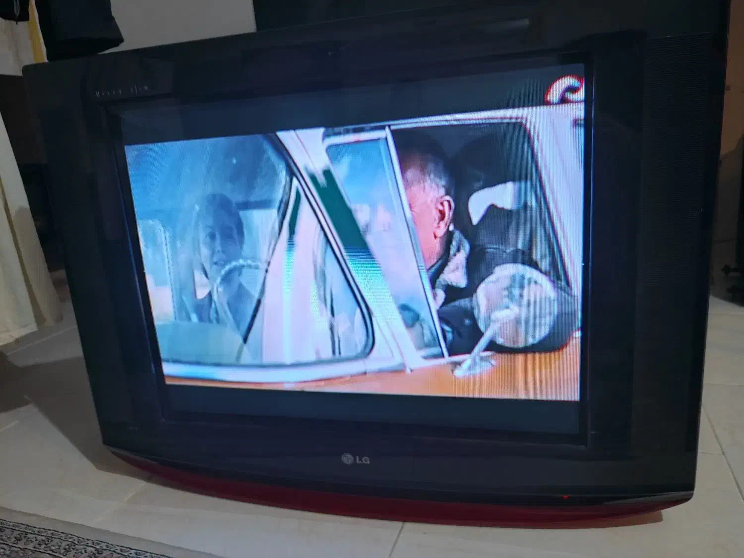 تلویزیون الجی لامپی صفحه تخت|تلویزیون و پروژکتور|بابلسر, |دیوار