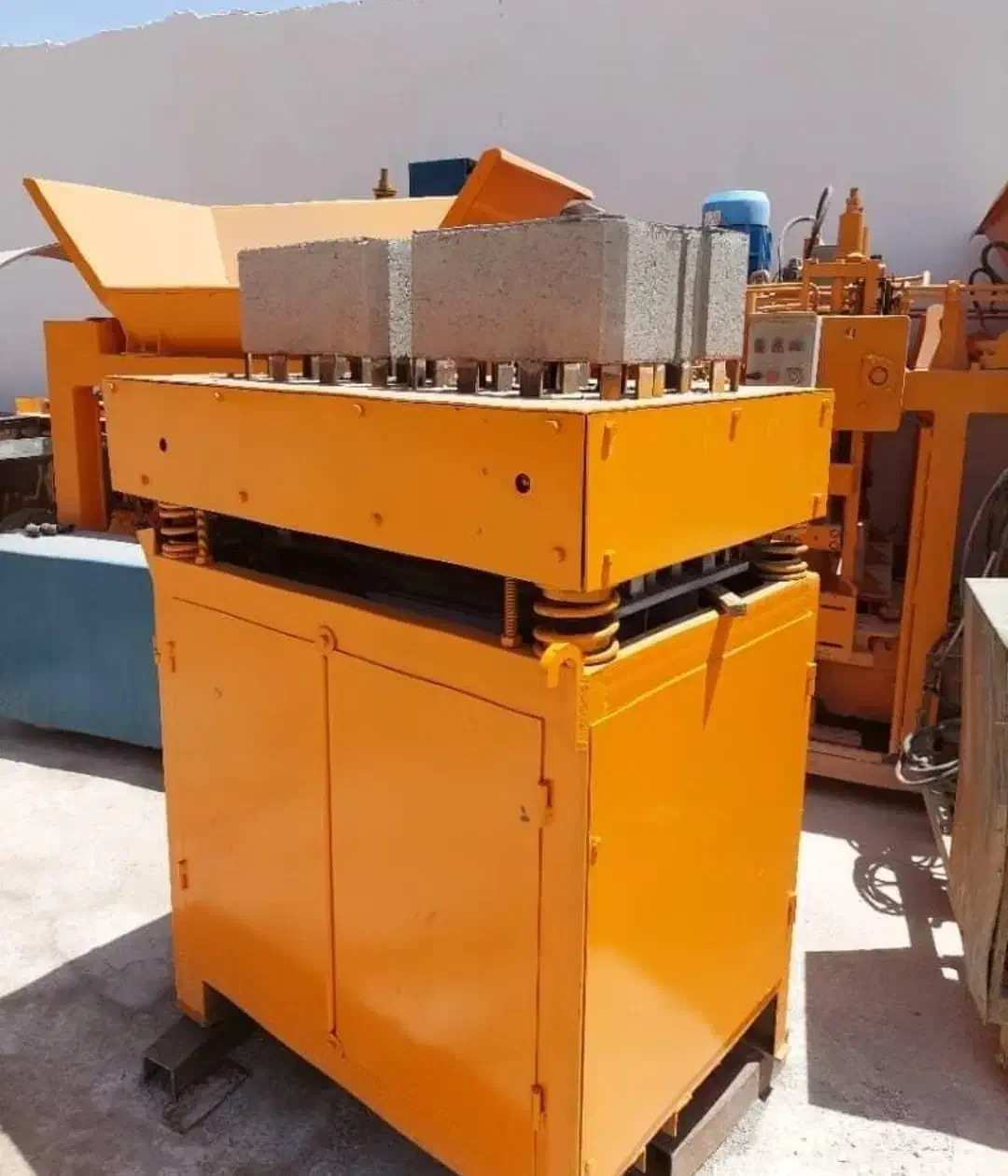 اپراتور دستگاه بلوک زن سقفی|استخدام صنعتی، فنی، مهندسی|خاش, |دیوار