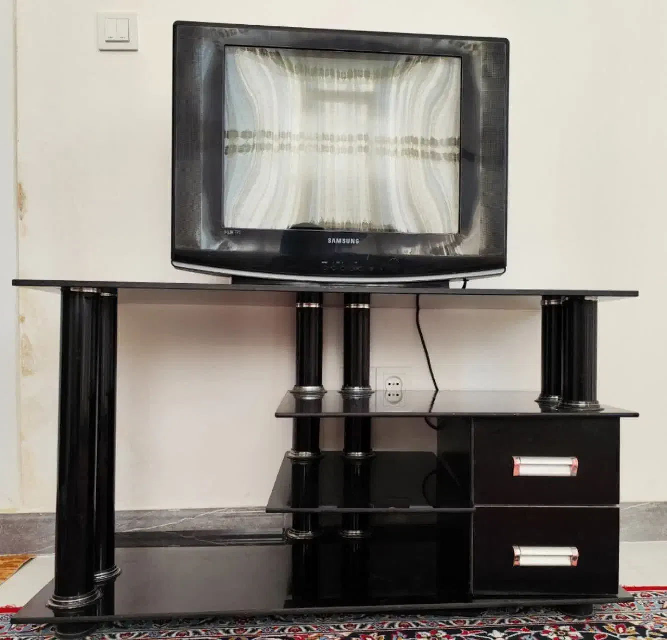 تلویزیون و میز تلویزیون|تلویزیون و پروژکتور|پاکدشت, شهرک انقلاب|دیوار