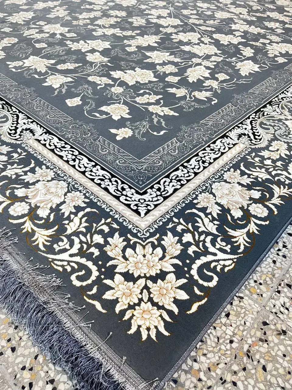 فرش شکوه کویر کاشان|فرش|نیشابور, هفده شهریور|دیوار