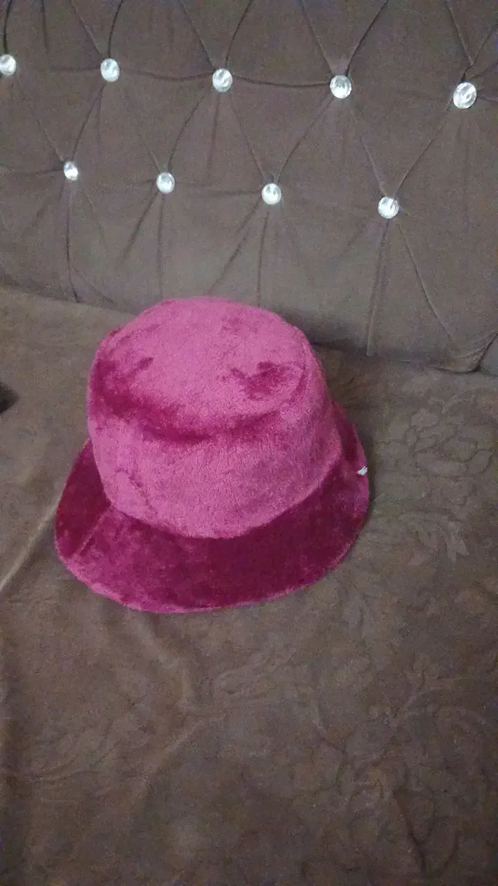 ۱ عدد کلاه نو|لباس|سهند, |دیوار