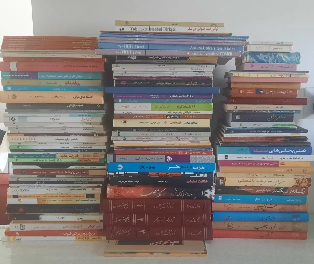 تعدادی کتاب در سبک های مختلف|کتاب و مجله ادبی|تهران, پاسداران|دیوار
