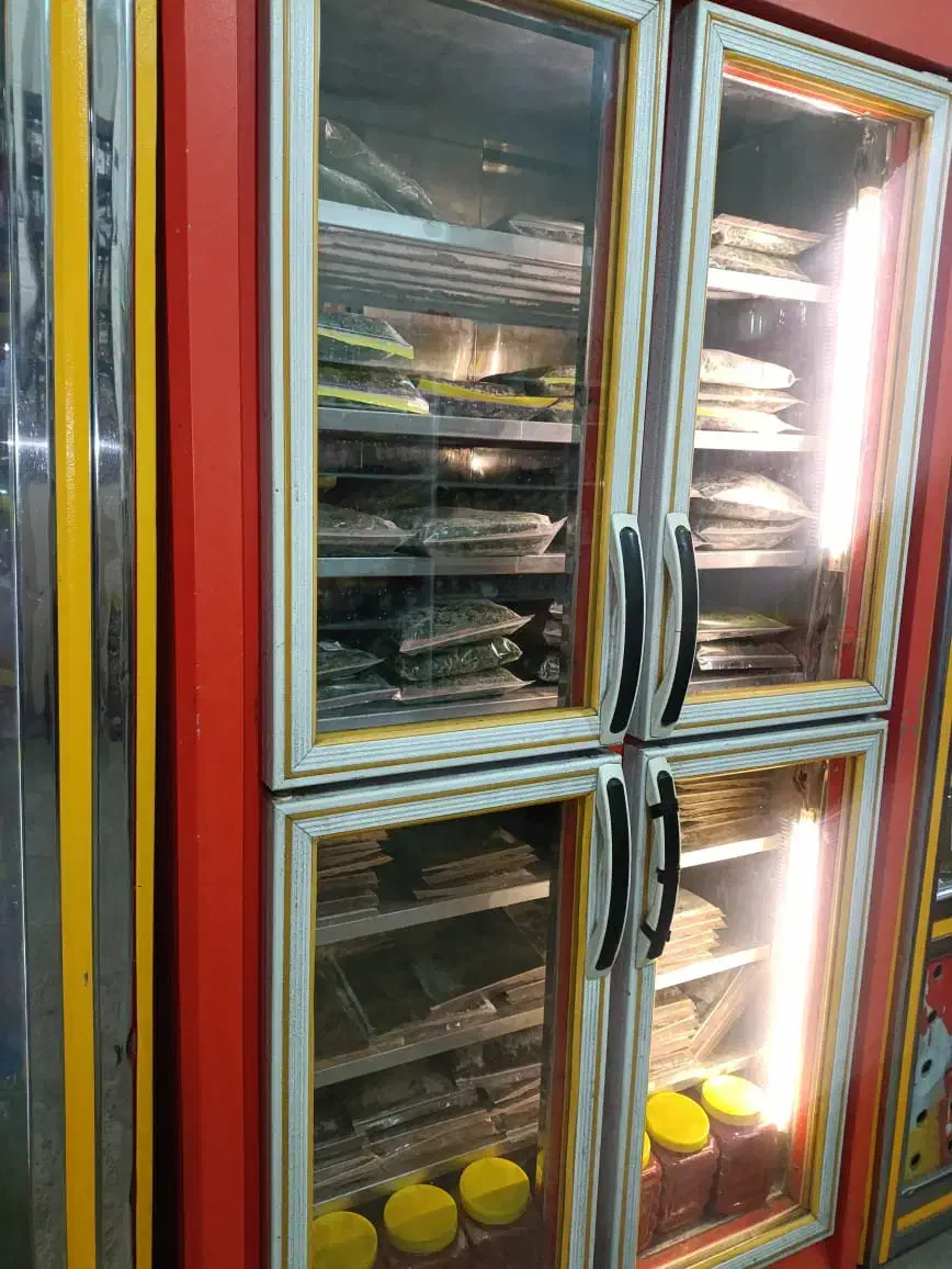 فریزر ایستاده چهار درب|فروشگاه و مغازه|شاهین دژ, |دیوار