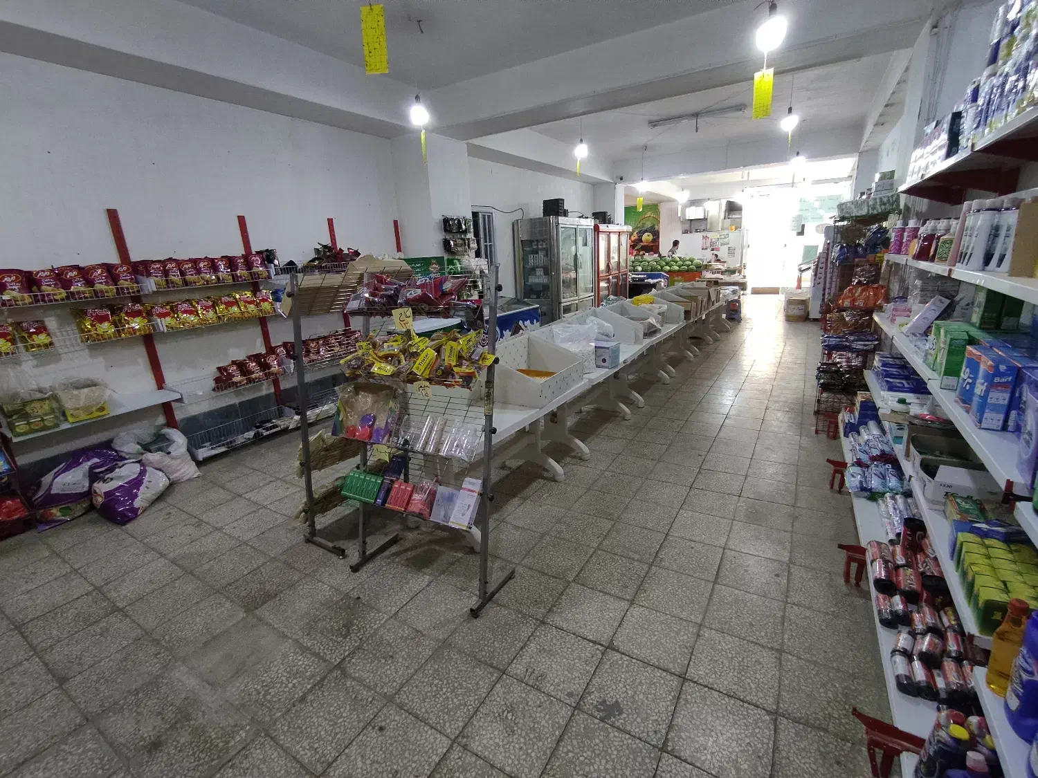 مغازه 290 متری|اجارهٔ مغازه و غرفه|قم, عمار یاسر|دیوار