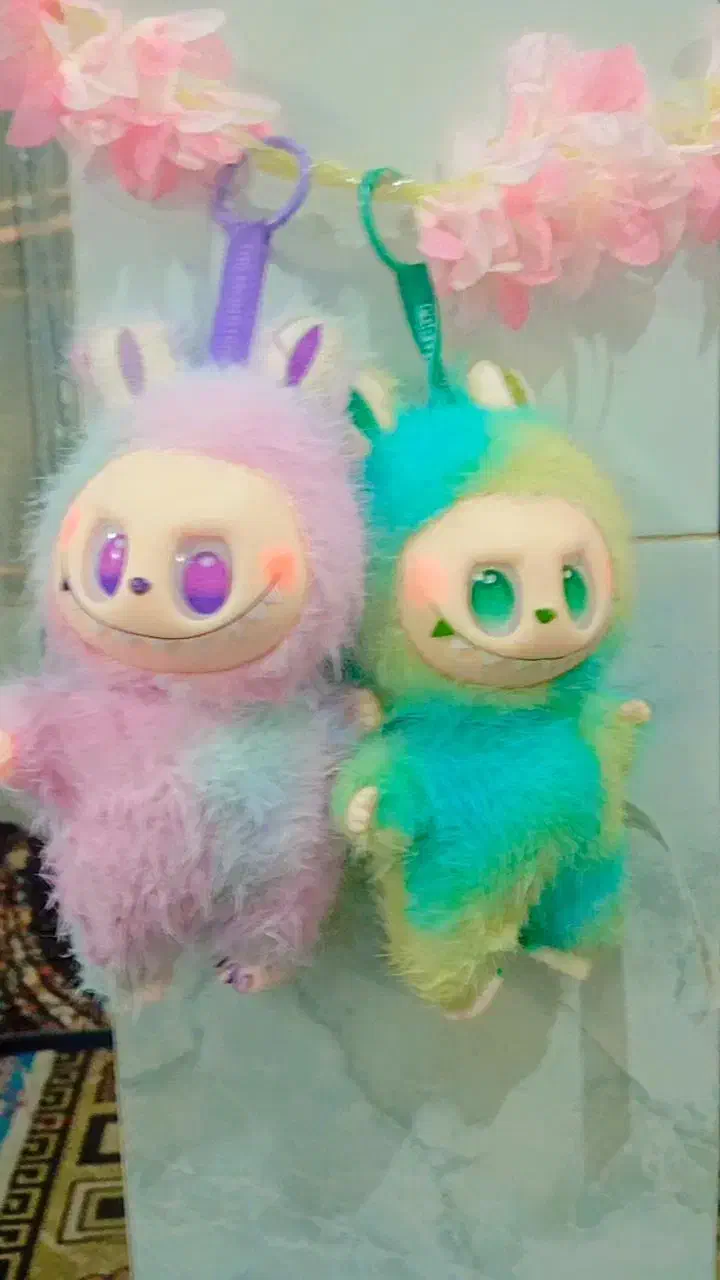 عروسک|اسباب‌بازی بچه|کنگاور, |دیوار