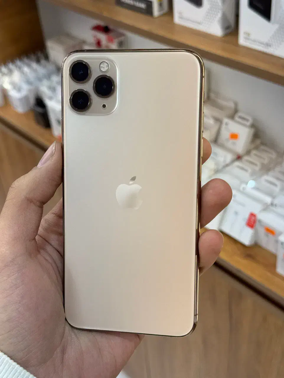 ایفون 11 pro max|موبایل|کرج, باغستان|دیوار