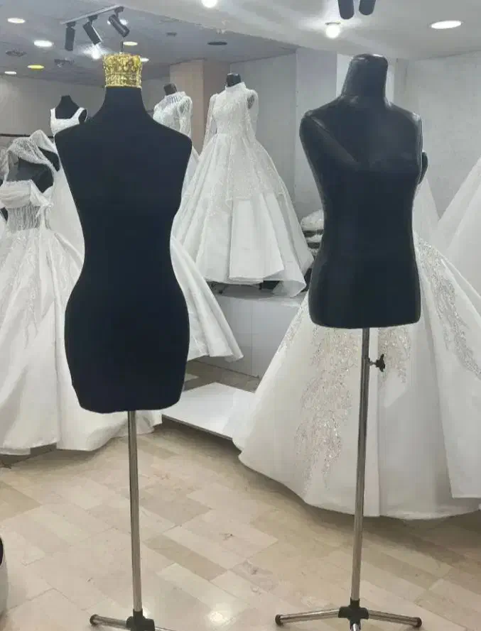 فروش فوری مانکن چرم مشکی خارجی|فروشگاه و مغازه|خمینیشهر, |دیوار