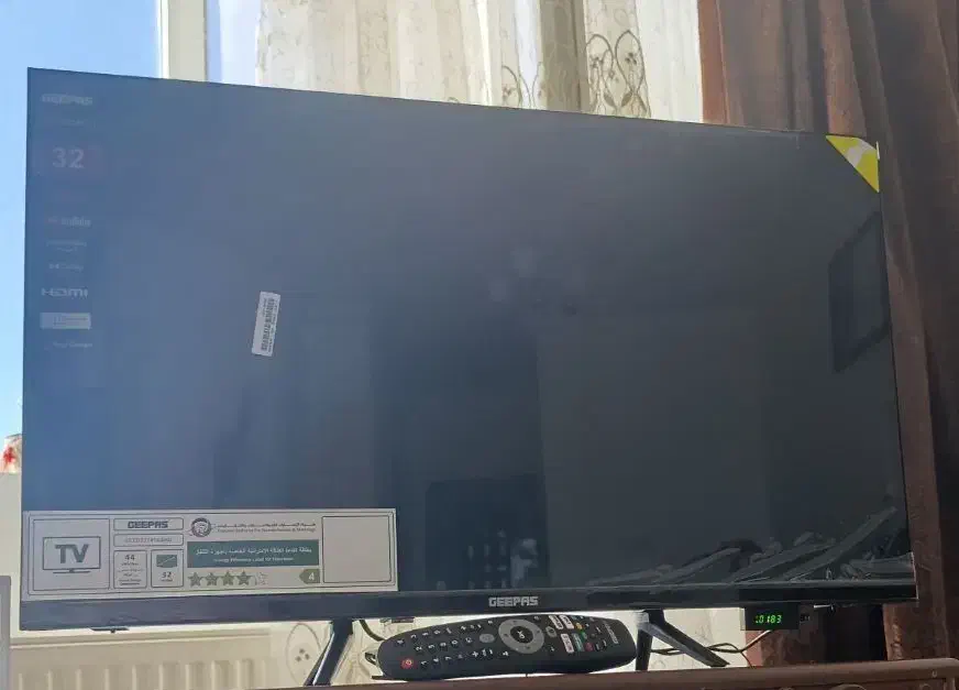 تلویزیون ۳۲ بلوتوث و وای فای و یوتیوپ و گوگل دار|تلویزیون و پروژکتور|محمدیه-قزوین, |دیوار