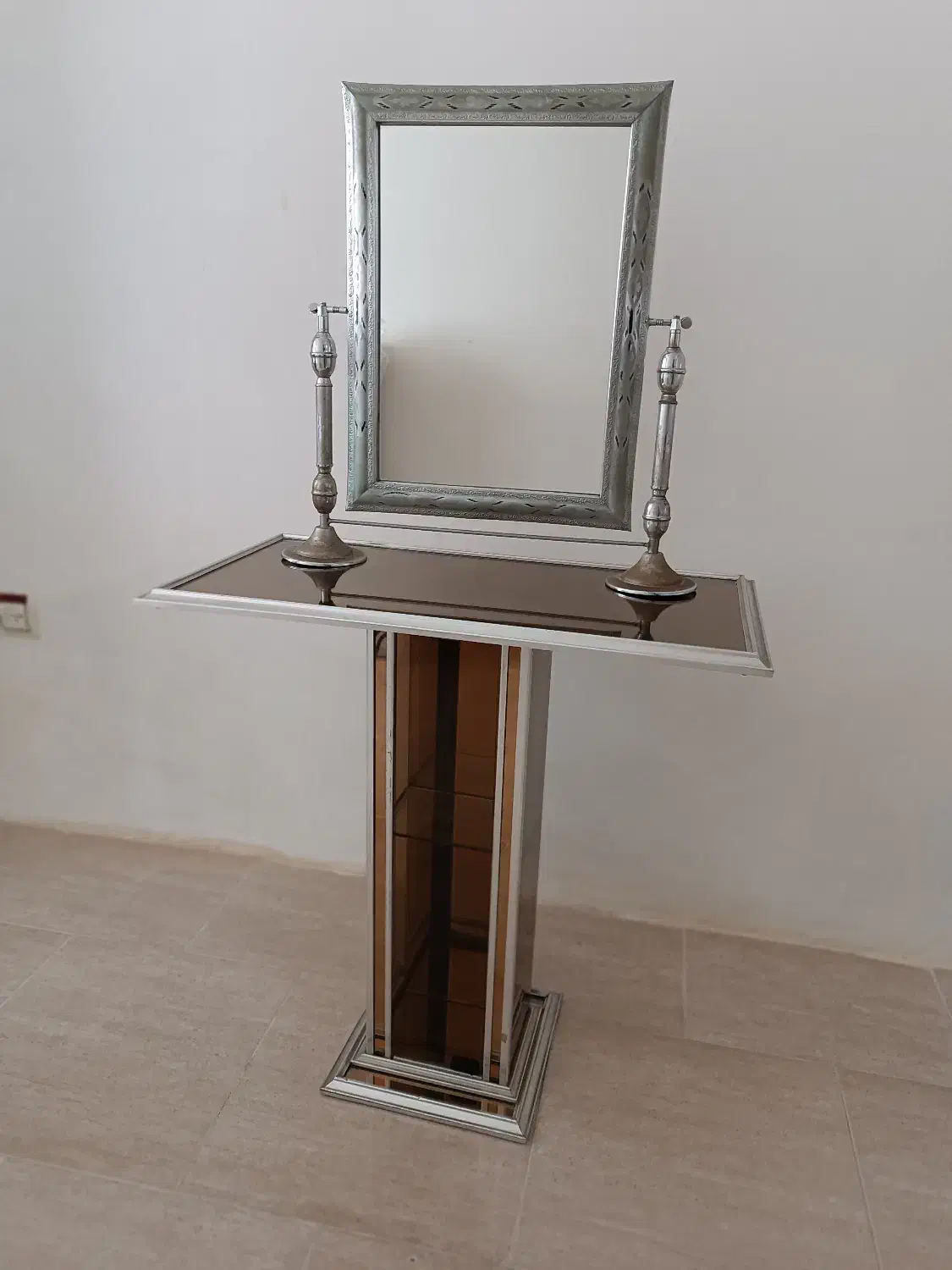 آینه و میز آینه|آینه|بابل, |دیوار