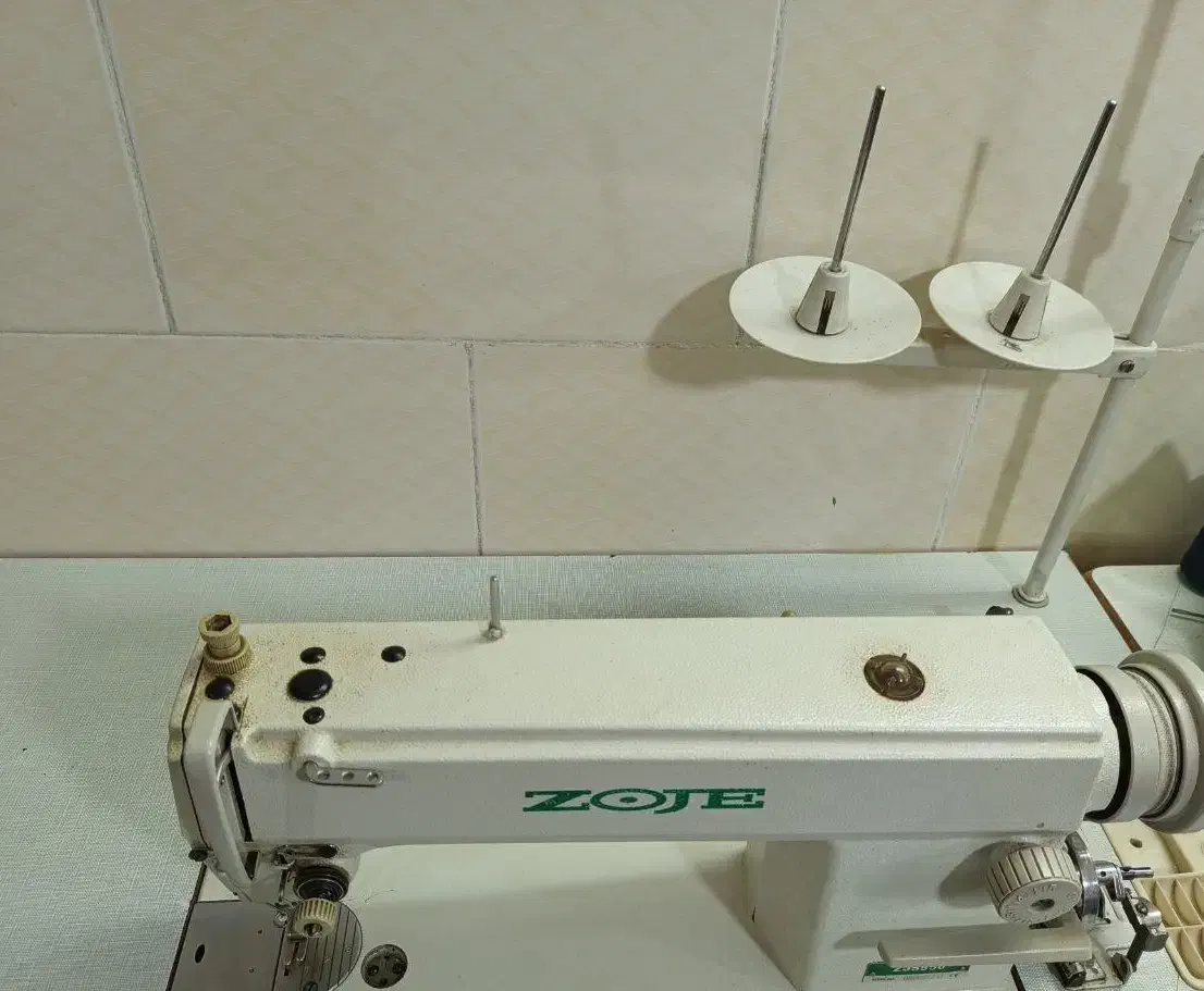 چرخ خیاطی|چرخ خیاطی و ریسندگی|تربتحیدریه, آبشار|دیوار