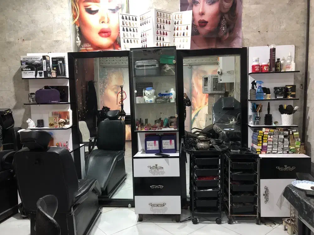 فروش ویژه لوازم سالن زیبایی به علت جمع شدن سالن...|آرایشگاه و سالن‌های زیبایی|مشهد, شهید قربانی|دیوار