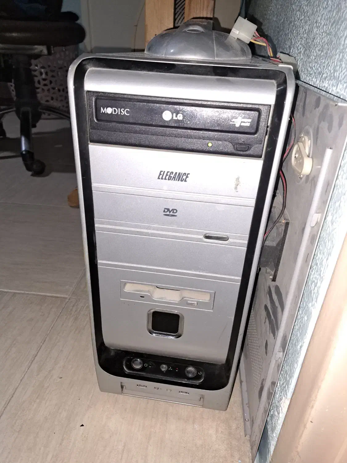 کامپیوتر با مانیتور و کیس و موس و کیبرد|رایانه رومیزی|شاهین‌شهر, خانه کارگر|دیوار