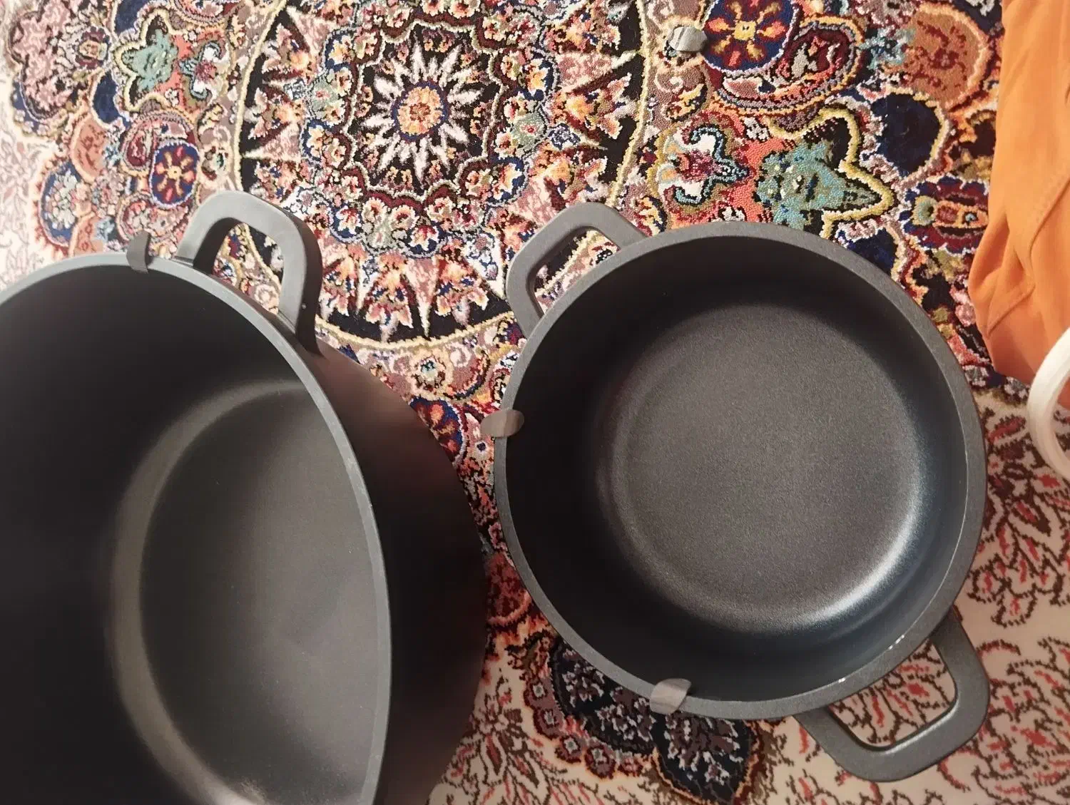 قابلمه های چدن اصل|ظروف پخت‌وپز|قروه, |دیوار