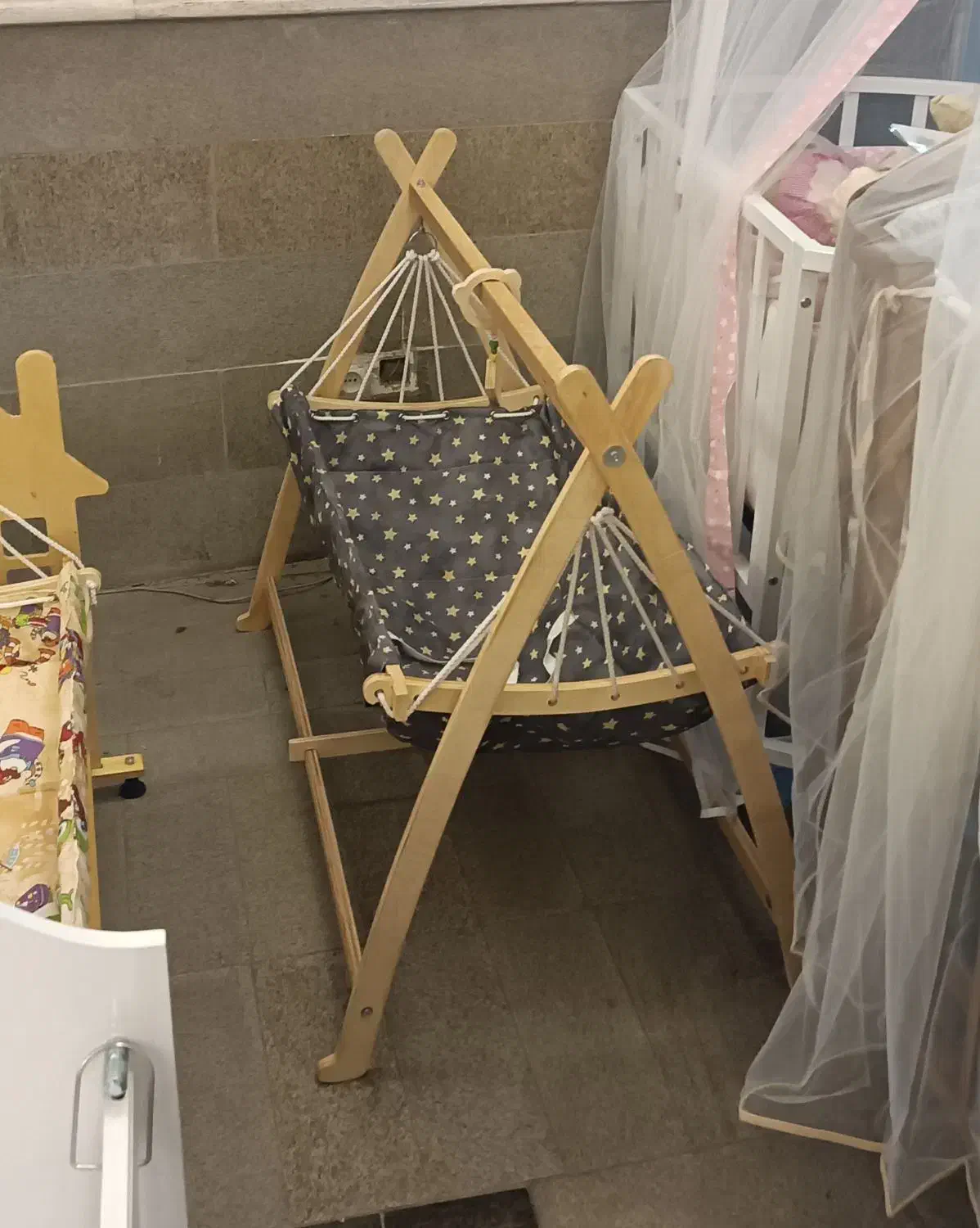 گهواره سنتی مدل سایمان ۱ تخت کنار مادر مدل سایمان۱|تخت و صندلی بچه|تبریز, |دیوار