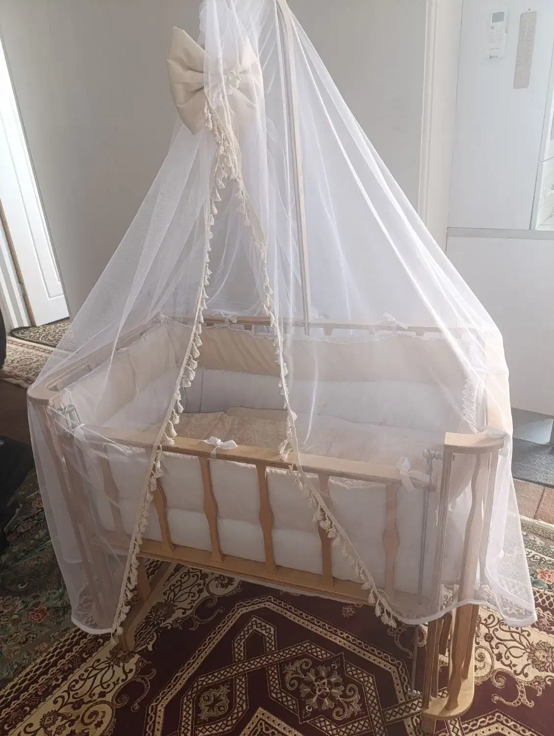 تخت گهواره ای|تخت و صندلی بچه|رباط‌کریم, نصیرشهر|دیوار