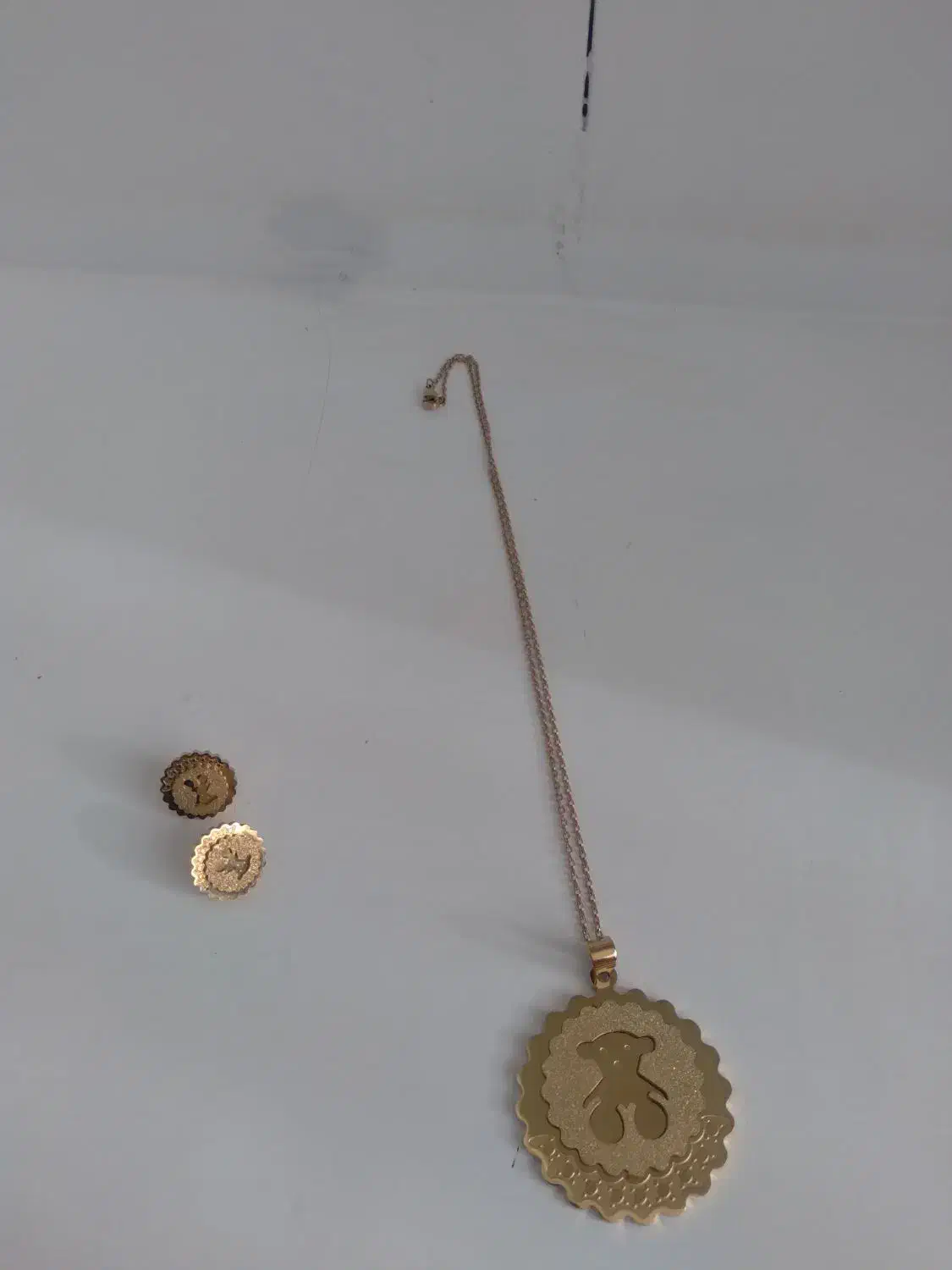 یک گردن بندویک جفت گوشواره|بدلیجات|کاشان, خزاق|دیوار