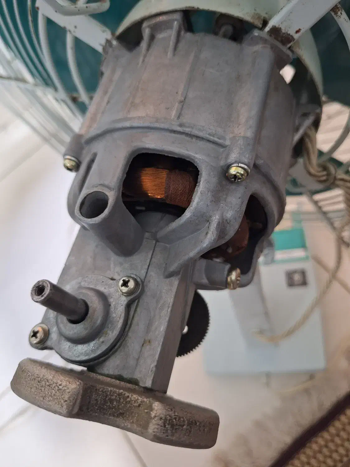 پنکه قدیمی ک د ک بکر و دستنخورده|پنکه و تصفیه‌کنندهٔ هوا|تهران, شهرک صدرا|دیوار