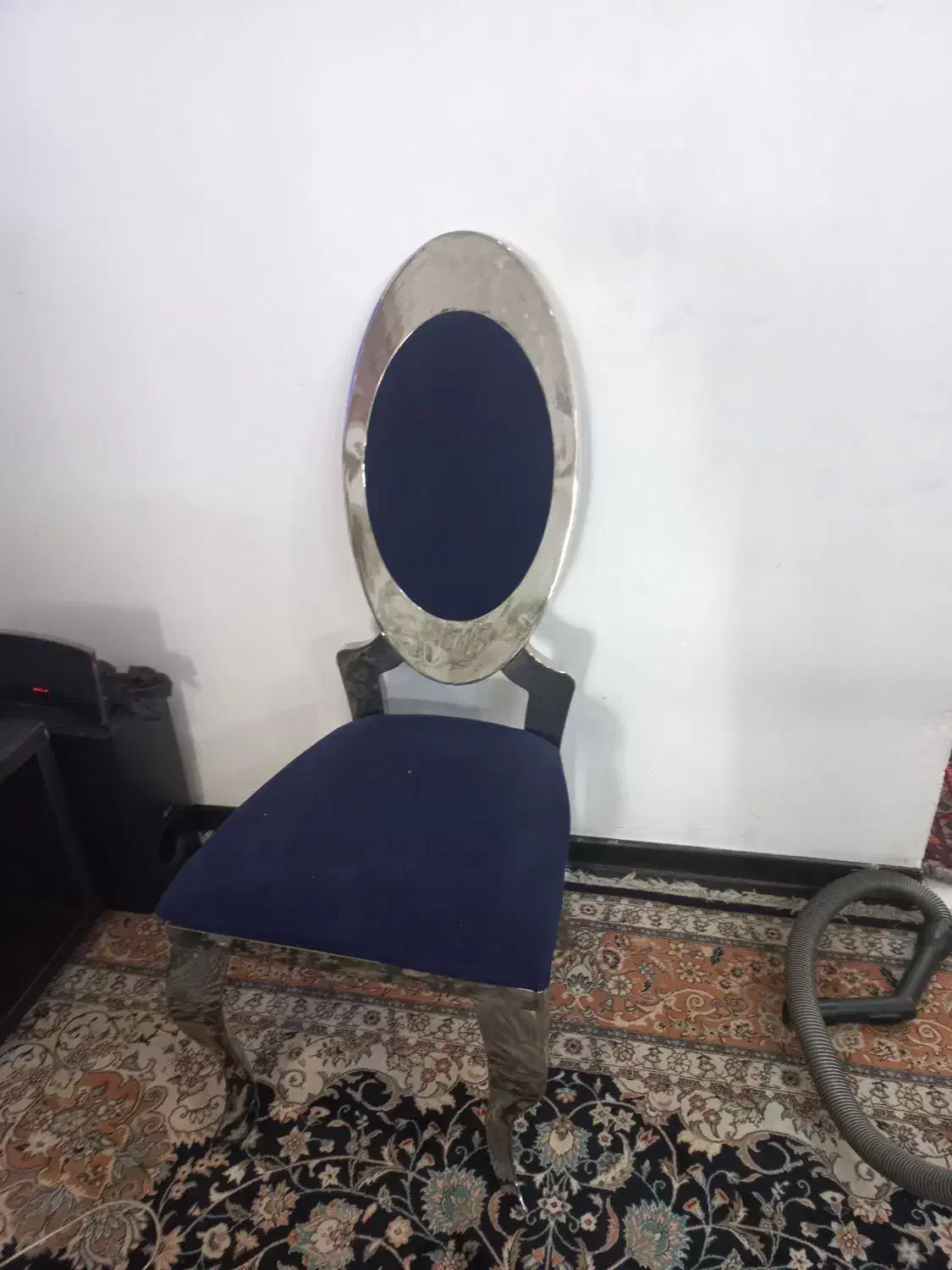 صندلی|میز و صندلی غذاخوری|ری, شهادت|دیوار