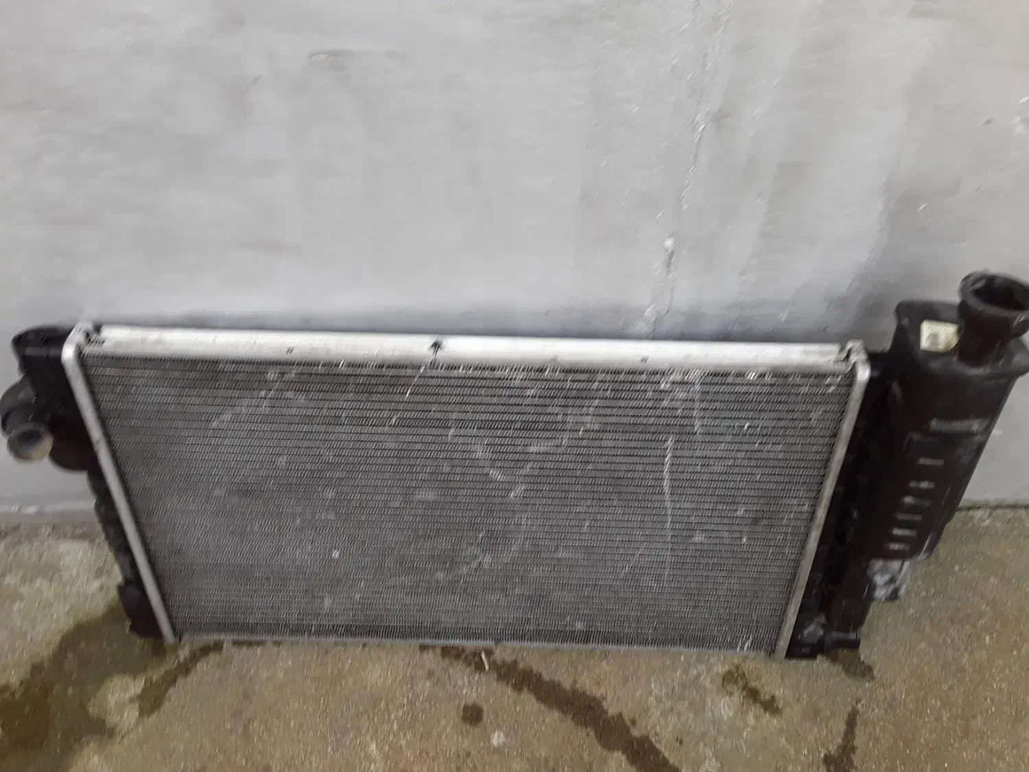 رادیاتور تک لول ۴۰۵ وچراغ عقب پراید|قطعات یدکی و لوازم جانبی|بندر انزلی, آذربایجان|دیوار