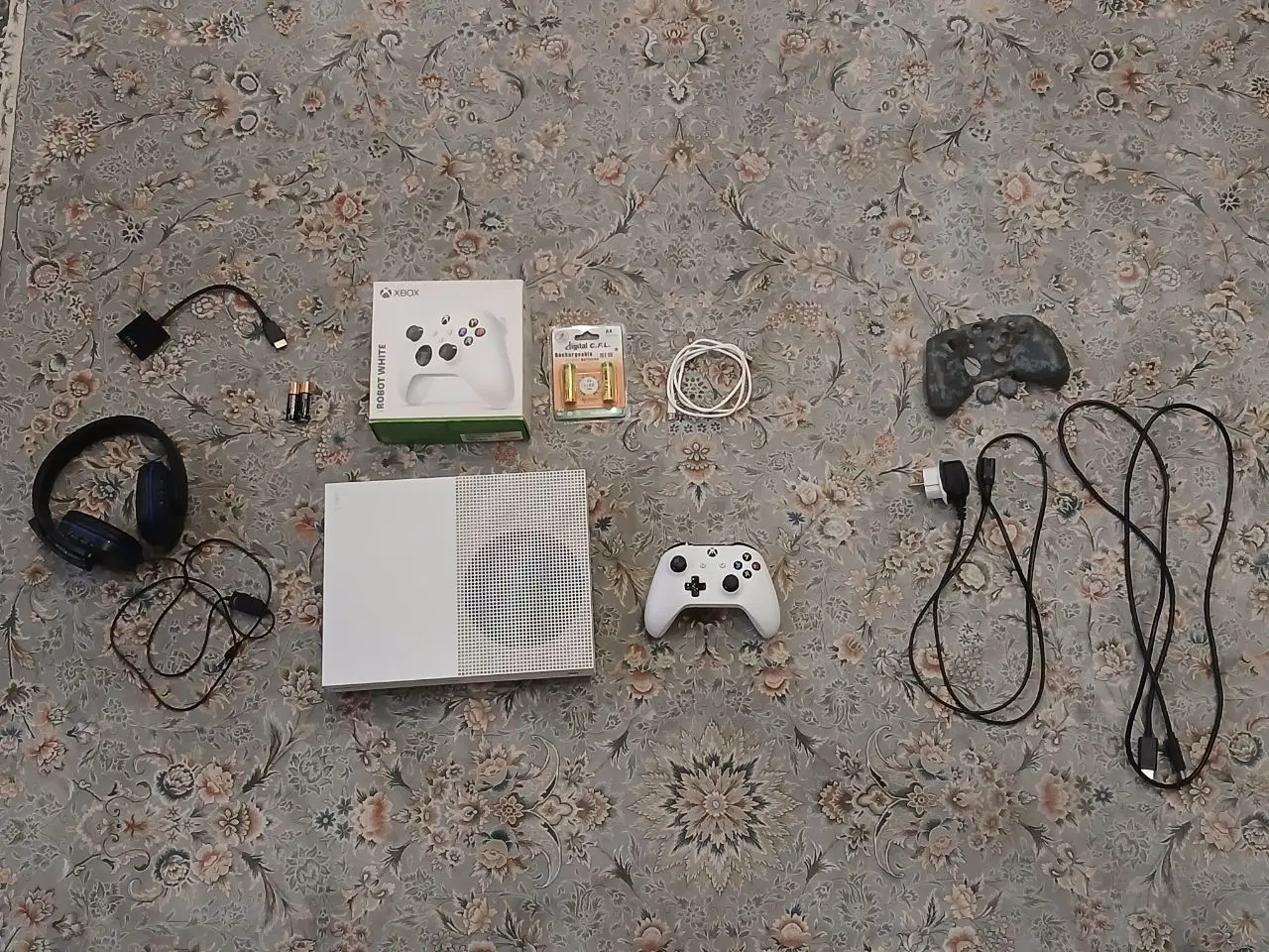 XBOX ONE S|کنسول، بازی ویدئویی و آنلاین|بروجرد, |دیوار