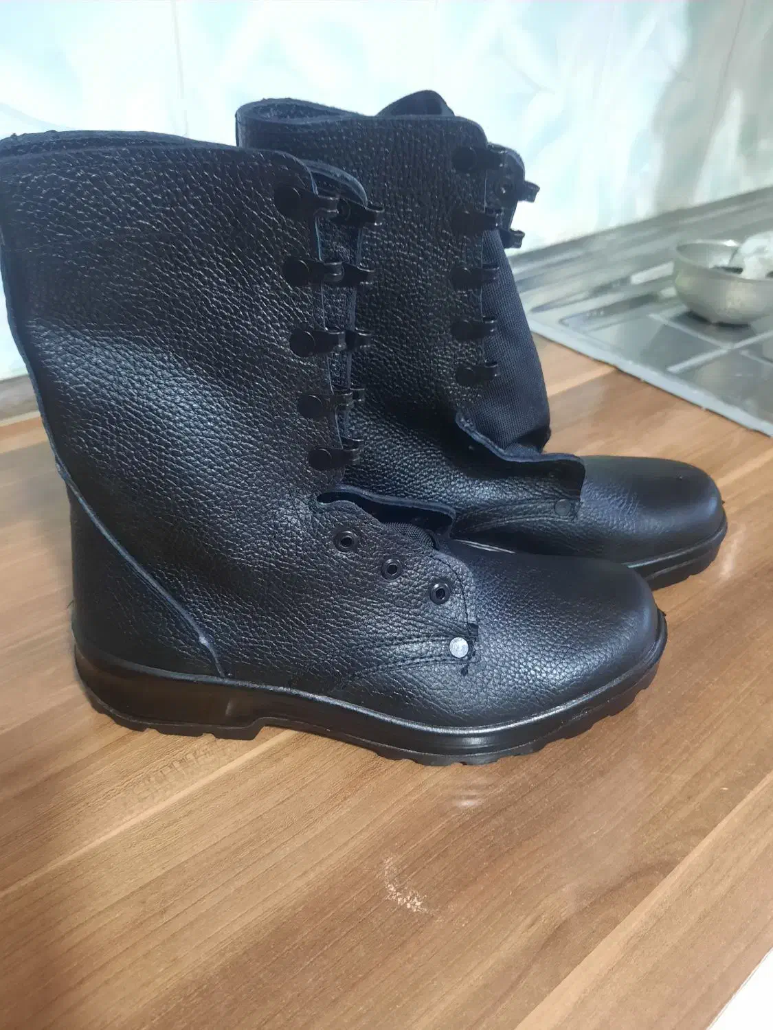 پوتین نظامی سایز ۴۲|کیف، کفش، کمربند|سلماس, |دیوار