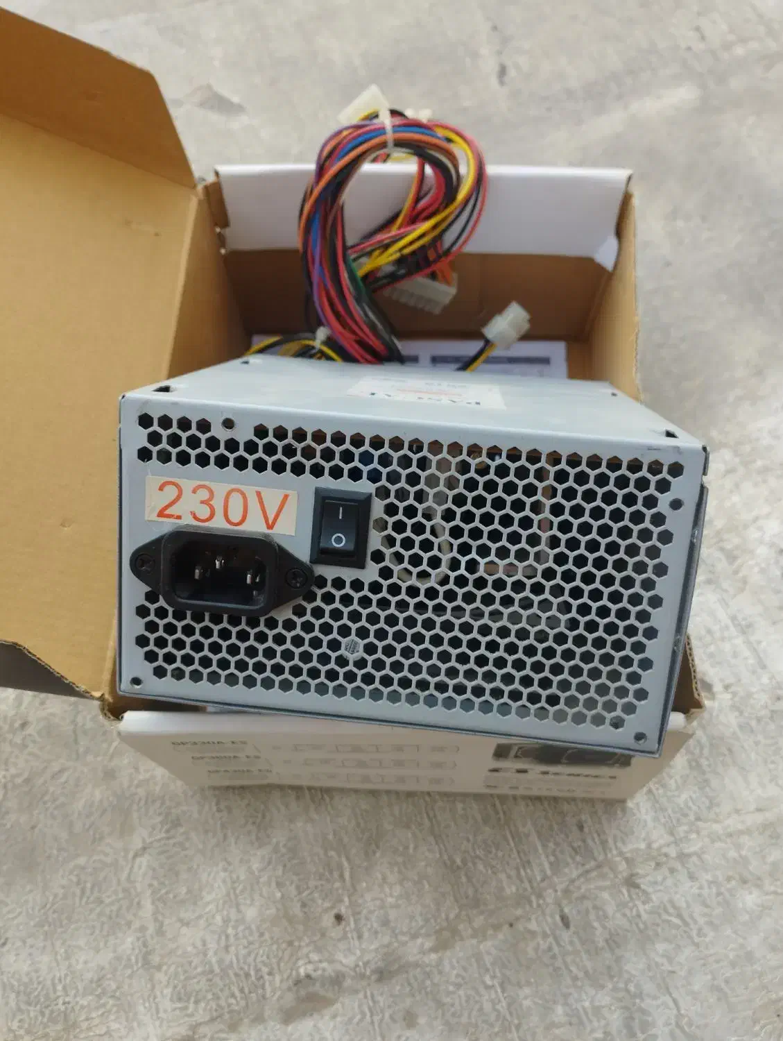 پاورکامپیوتر ۲۳۰ وات|قطعات و لوازم جانبی رایانه|اراک, |دیوار