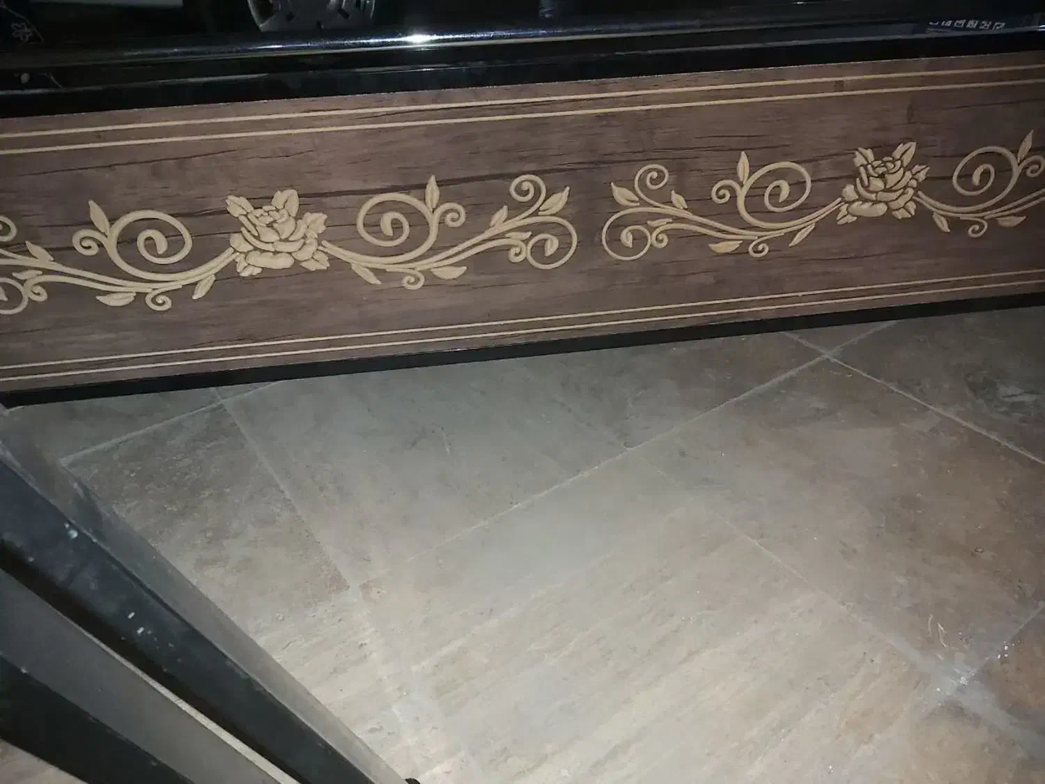 تخت فرفوژه ، پایه یخچال ، چراغ گازی پیک نیک|تخت و سرویس خواب|قم, باغ کرباسی|دیوار