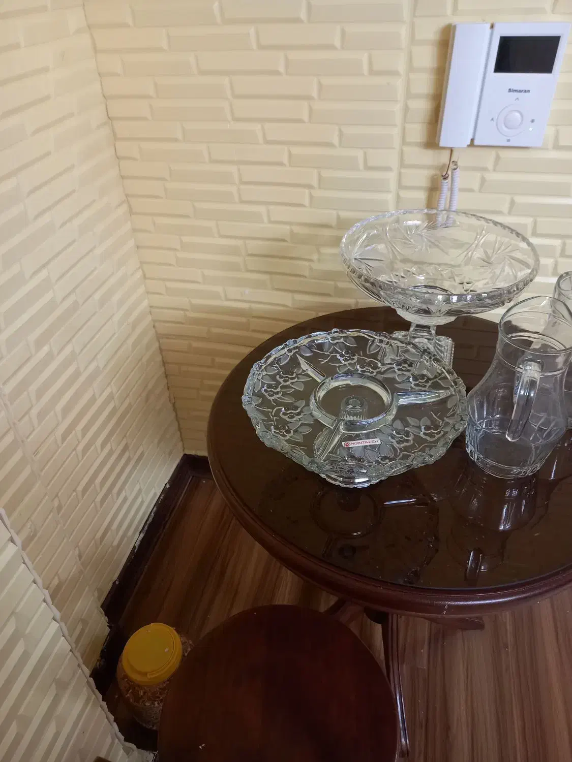 ظرف میوهخوری و اردو و دو عدد پارچ فرانسوی|ظروف سرو و پذیرایی|اندیشه, اندیشه فاز ۳|دیوار