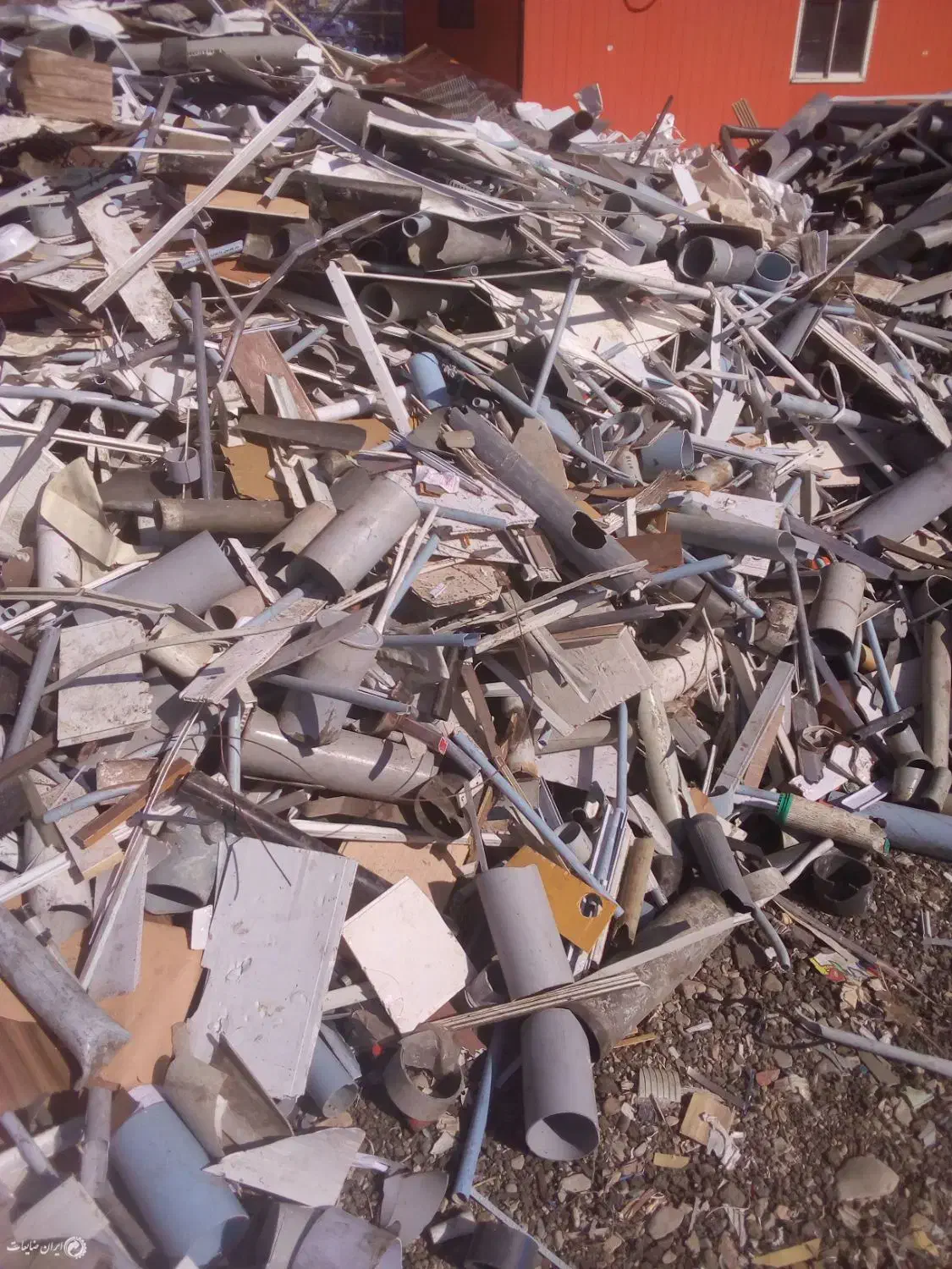 خریدانواع ضایعات فلزی وغیرفلزی|خدمات پیشه و مهارت|اصفهان, قهجاورستان|دیوار