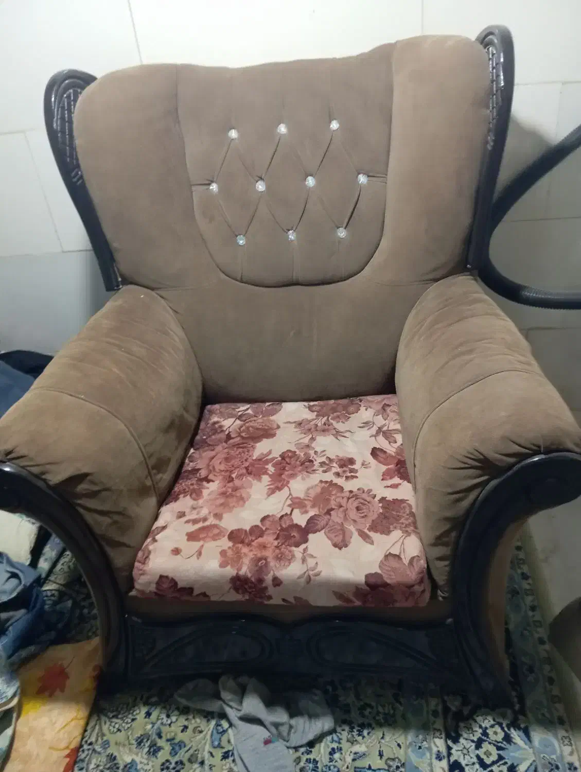 یه دست مبل هفت نفره|مبلمان خانگی و میز عسلی|هشتگرد, شهرک وحدت|دیوار